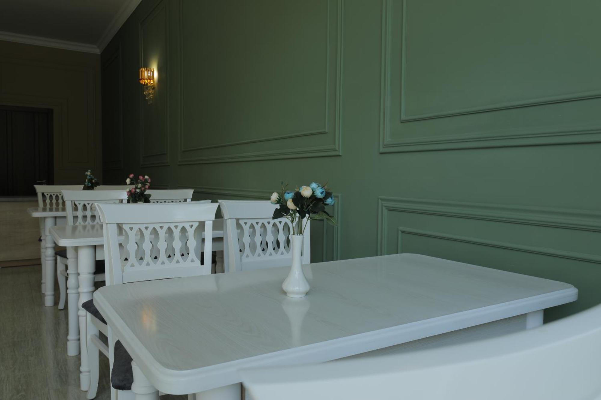 Resident Hotel Tasjkent Eksteriør billede