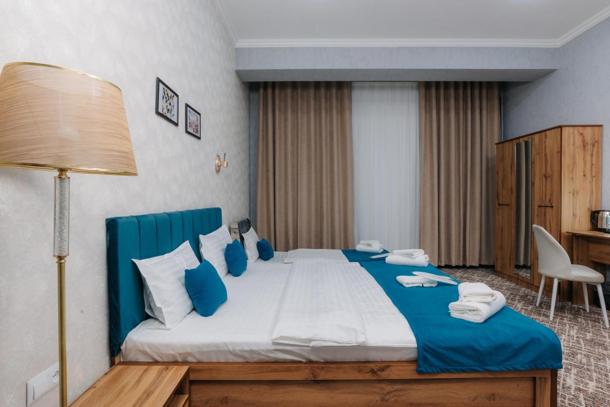 Resident Hotel Tasjkent Eksteriør billede