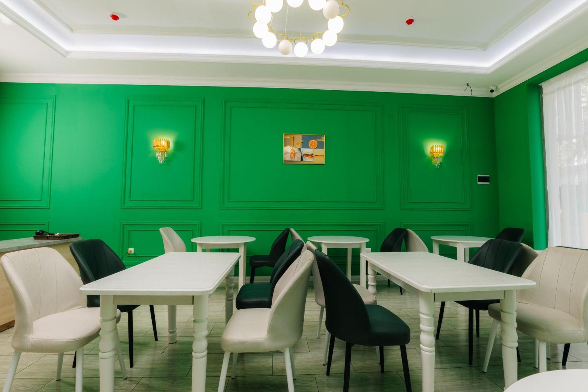Resident Hotel Tasjkent Eksteriør billede